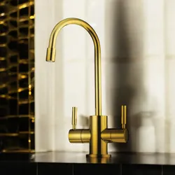 ברז זהב מבריק לבר תת כיורי חם קר מודרני 